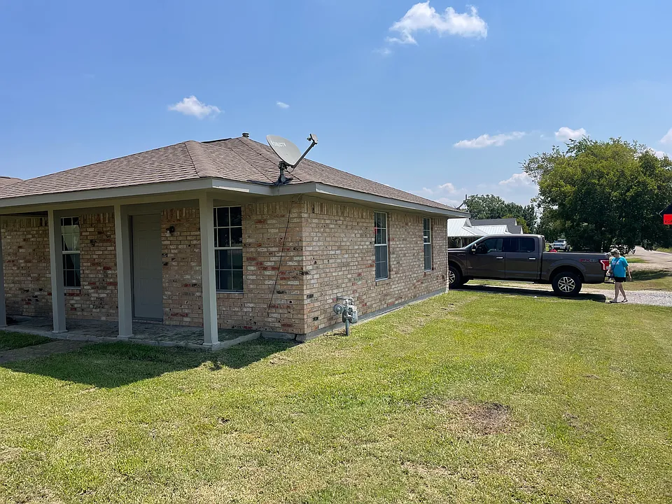 601 FM 272
