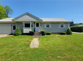 40 Church St, Tiverton, RI 02878