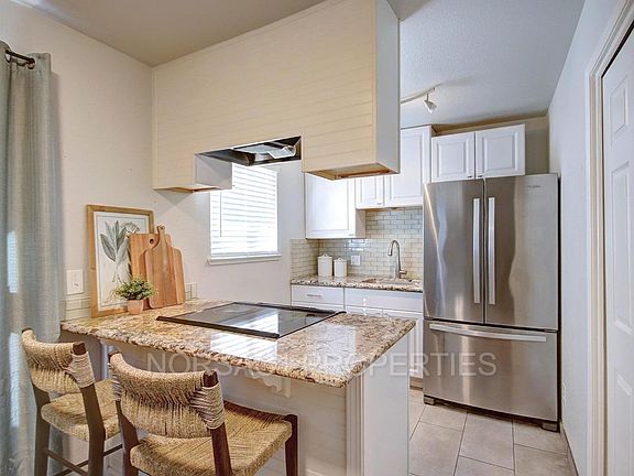 4th image of 9123 Newhall Dr