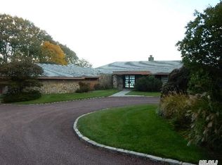 30 Lighthouse Rd, Great Neck, NY 11024