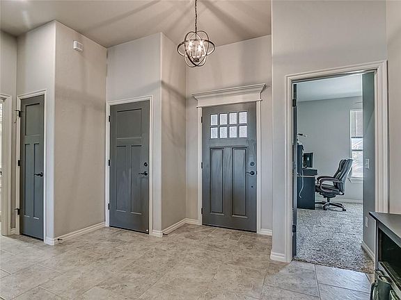 5th image of 8221 NW 160th Ter