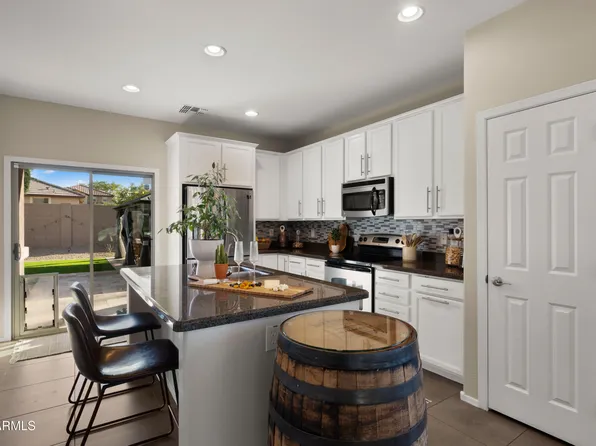 4521 W KIRKLAND Avenue, San Tan Valley, AZ 85144