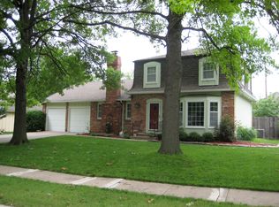 8906 W 97th Ter, Overland Park, KS 66212