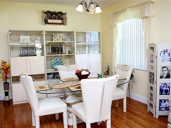 4th image of 2709 Eagle Glen Cir