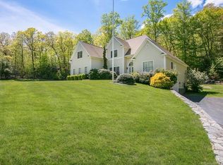 23 Nature Ln, Shelton, CT 06484