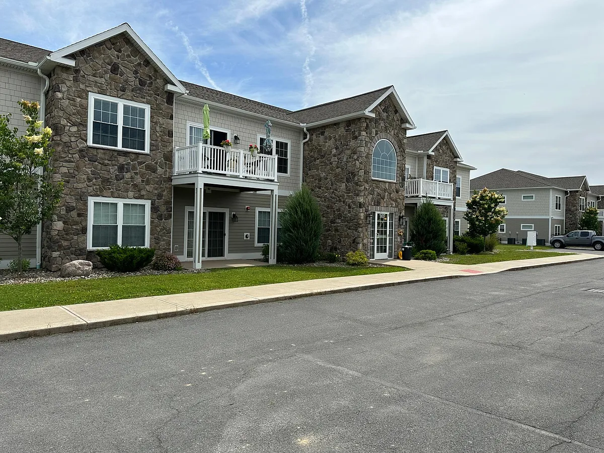 Building Photo - 7815 Merrick Rd #801