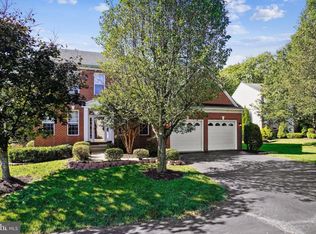 7710 Royal Azalea Ct, Springfield, VA 22153