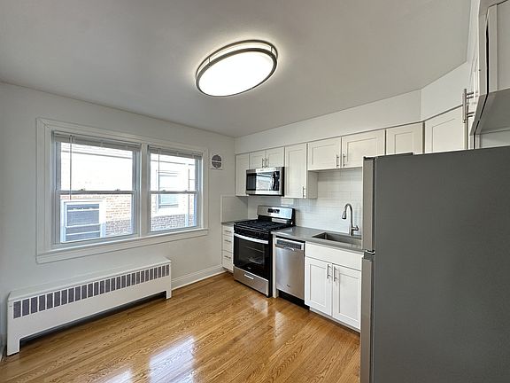 5th image of 2750 W North Ave #E3