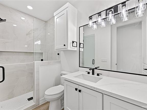 4th image of 502 Demi St