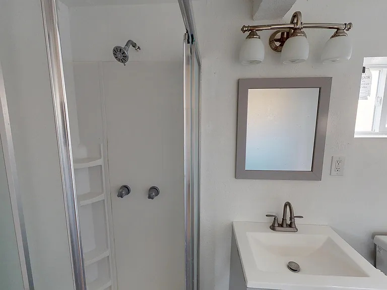 756 1/2 Maple St #B — Photo 12