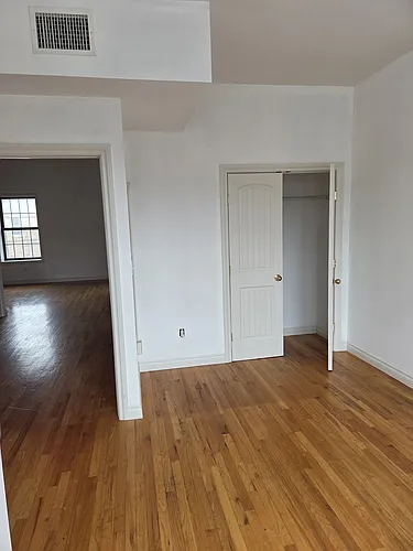 526 Bay St #3 Photo 1