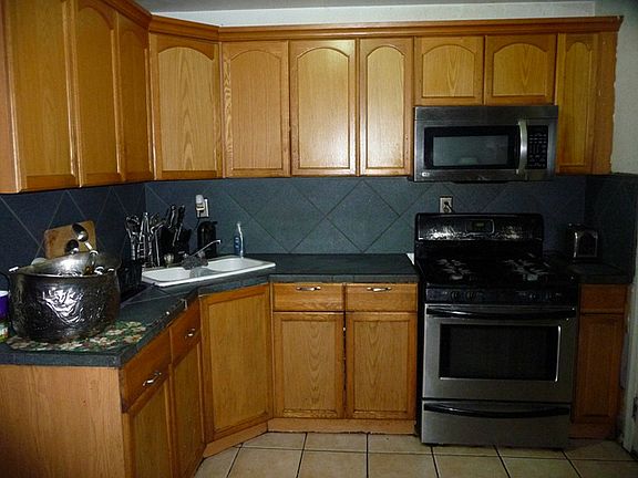 4th image of 2828 S 70th Dr