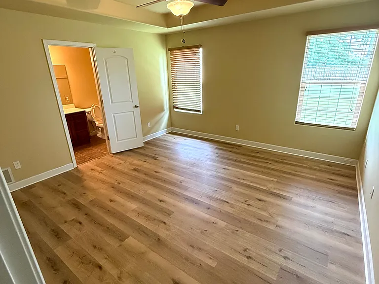 210 Brookstone Dr — Photo 6