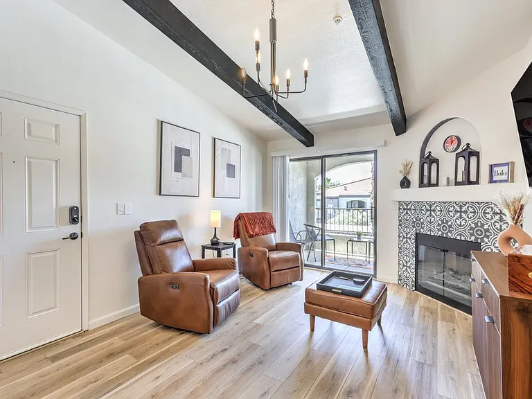950 Seven Hills Dr 2825-8_05212026