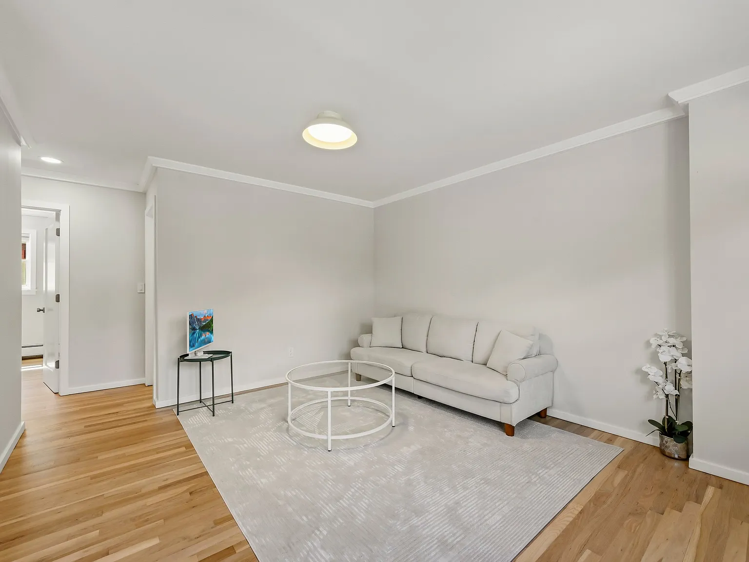 2 bed, 670 sqft, $2,650 — Photo 3