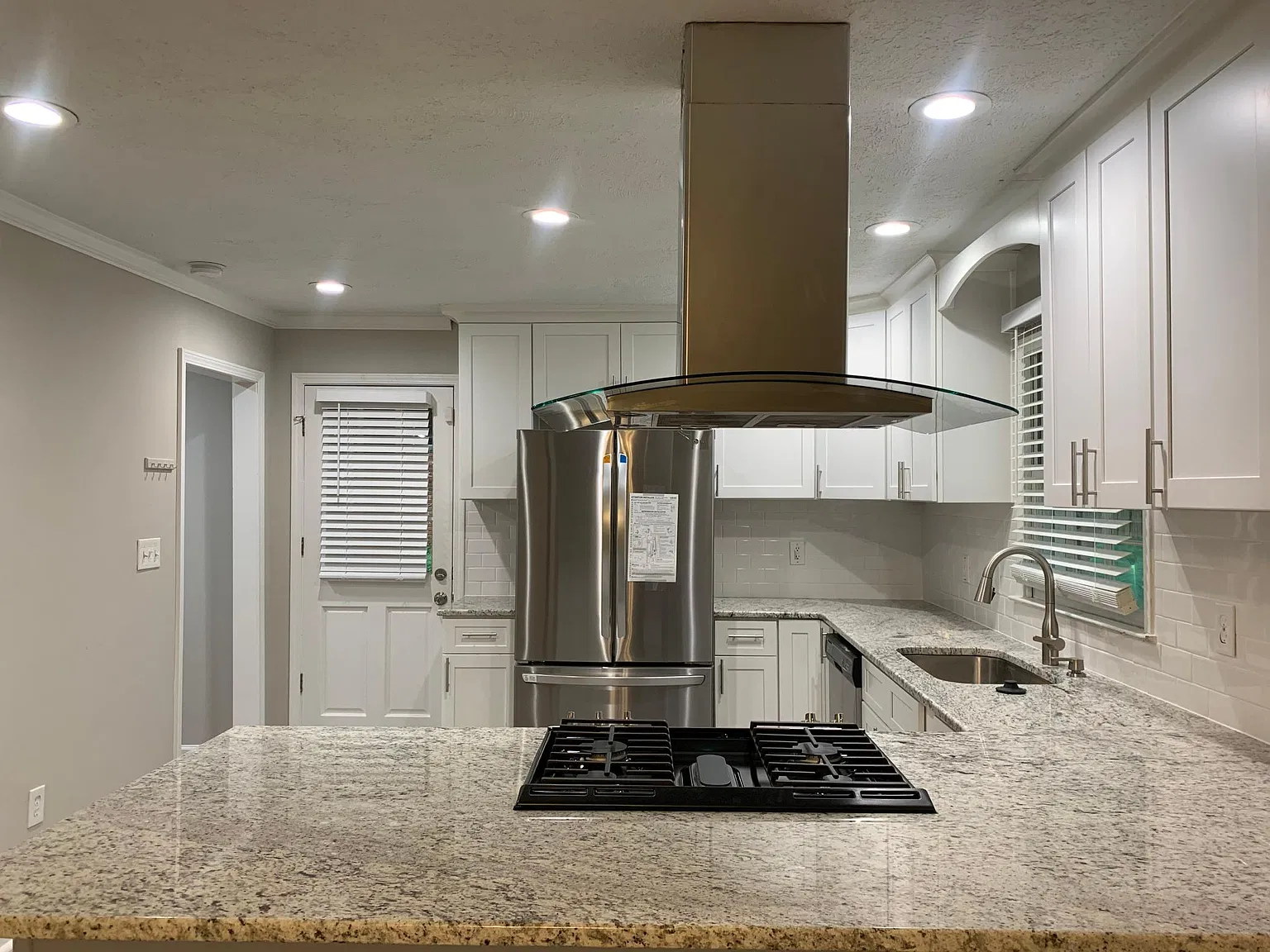 5 bed, 2100 sqft, $2,200 — Photo 4