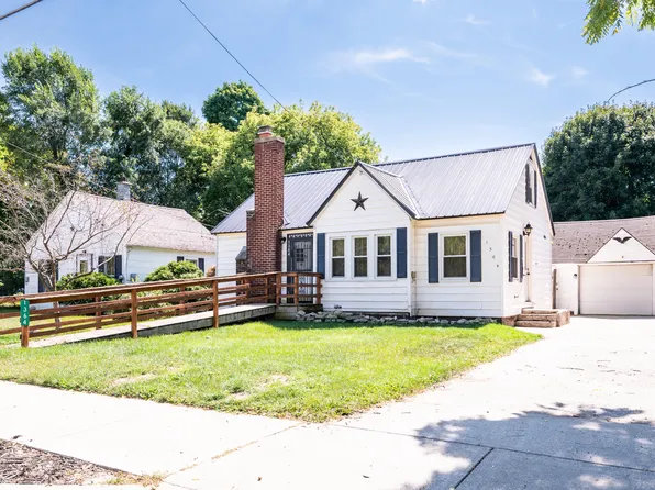 1364 E Wilcox Ave, White Cloud, MI 49349