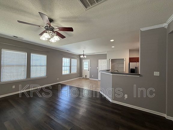 3rd image of 3503 Sedgefield St
