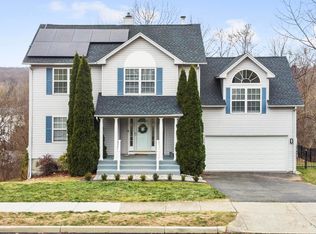 171 McCormick Ln, Middletown, CT 06457