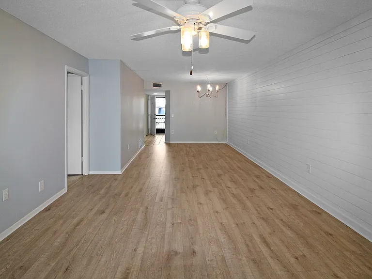 995 Laguna Dr #305 — Photo 7
