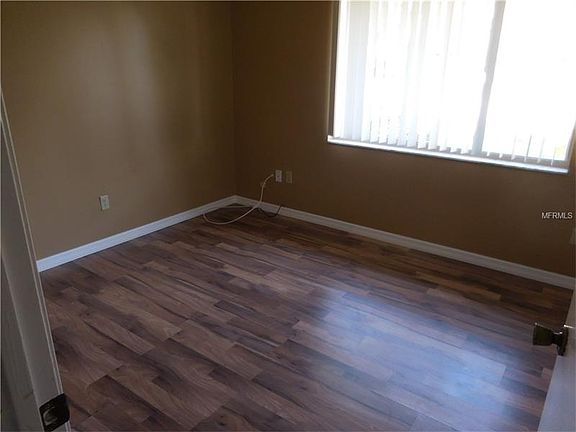 3rd image of 284 Live Oak Blvd