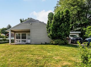 6 Manitou Trl, White Plains, NY 10603