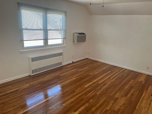 4th image of 6422 74th St Floor 2