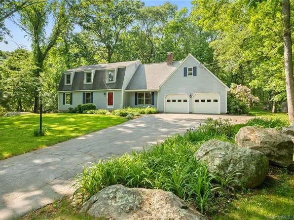 10 Hermitage Drive, Ledyard, CT 06335