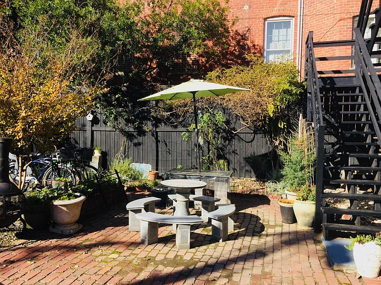 1013 W Franklin St #1 — Photo 8