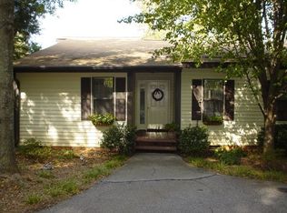 9 Hollywoods Ln #A, Simpsonville, SC 29681