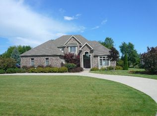 1556 Wedgewood Pl, Essexville, MI