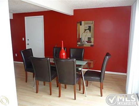 Dining Area.JPG