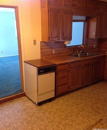 5th image of 8908 Green Haven Dr N