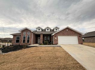 329 E Greystone Sq, Webb City, MO 64870