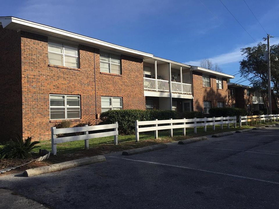 1st image of 611 Colonial Dr APT 1