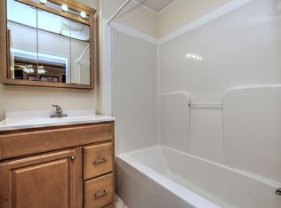 844 Grand Ave #2, New Haven, CT 06511