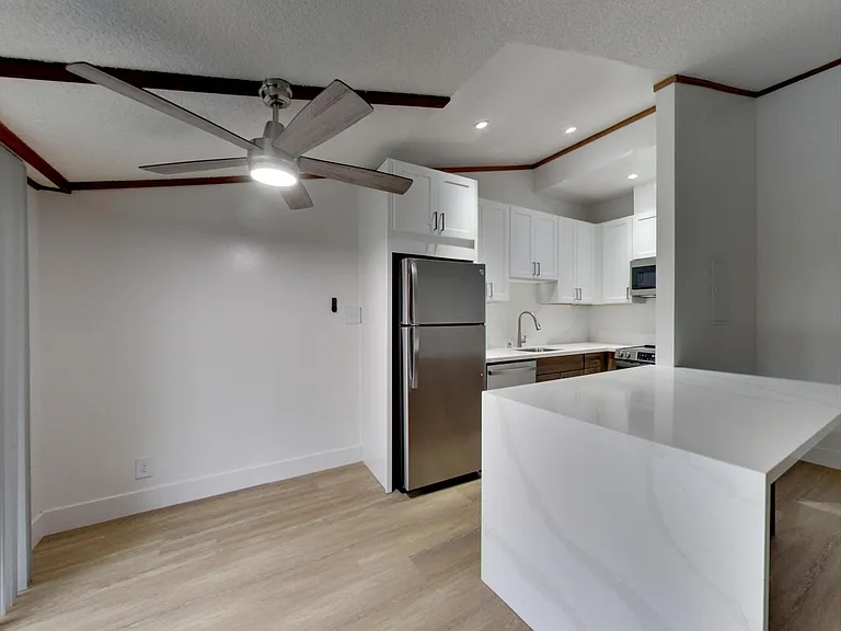 Riverwood Apartments — Photo 36
