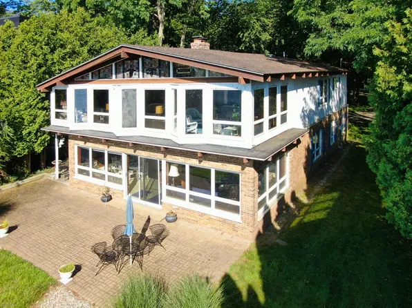111 Park St, Saugatuck, MI 49453