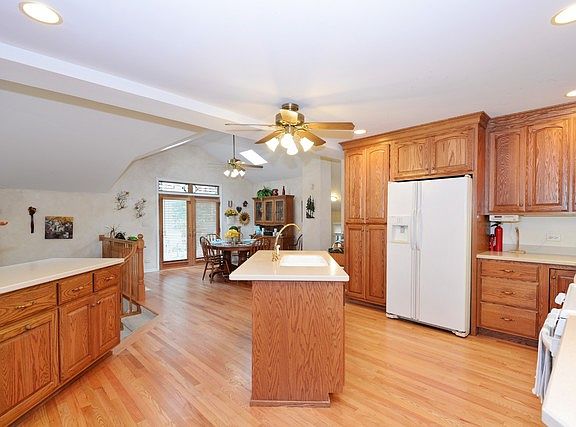 5th image of 8230 Karlov Ave