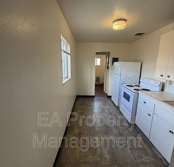 2121 Gold Ave SE #16 — Photo 4