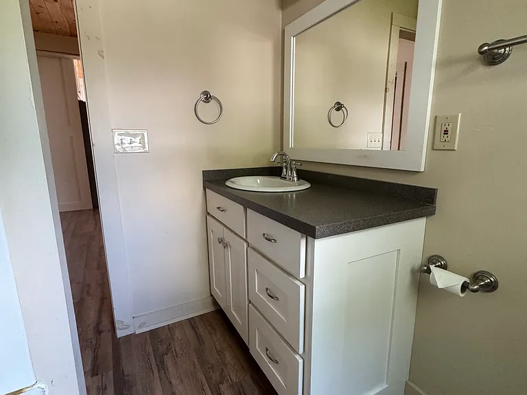 385 Main St — Photo 16