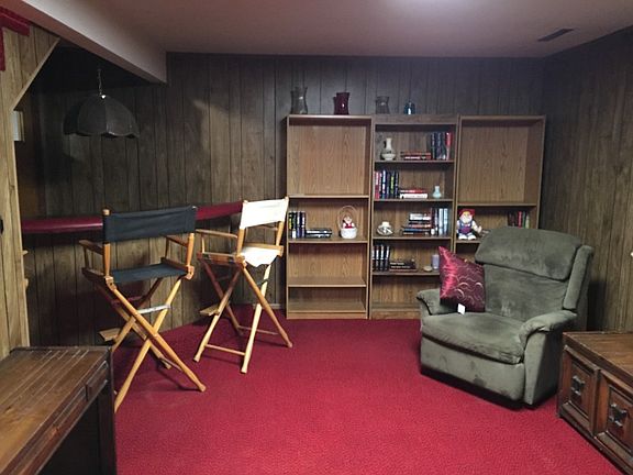 3rd image of 416 S Ridge Dr