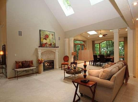 Impressive 2-way GFP w/charming mantle!