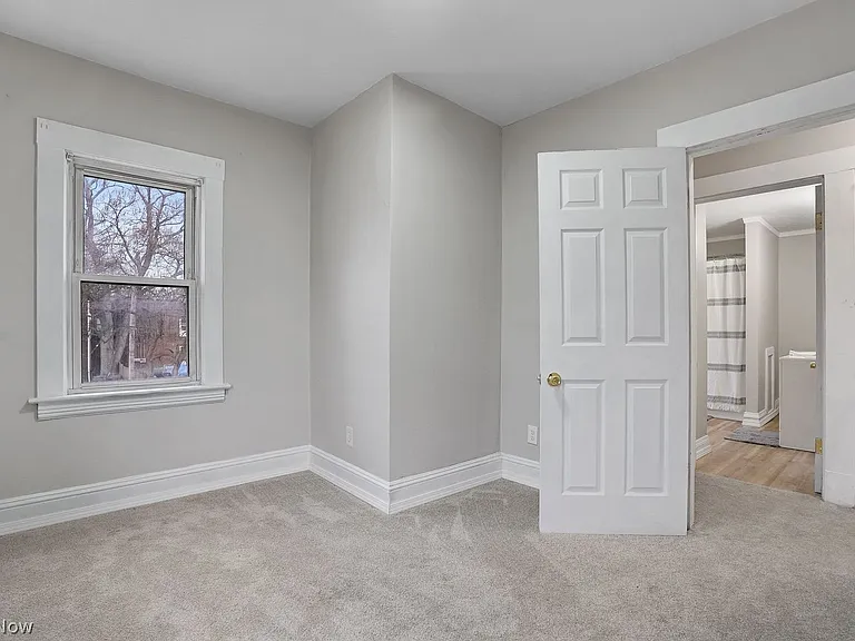 8210 Dorver Ave — Photo 10
