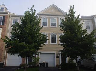 69 Maler Ln, Patchogue, NY 11772