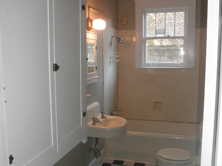 1237 Perkins Rd #1 — Photo 7