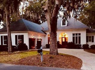 7 Dr Louis Way, Savannah, GA 31411