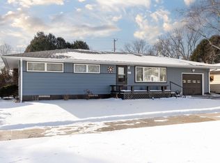 421 N 3rd St, La Crescent, MN 55947