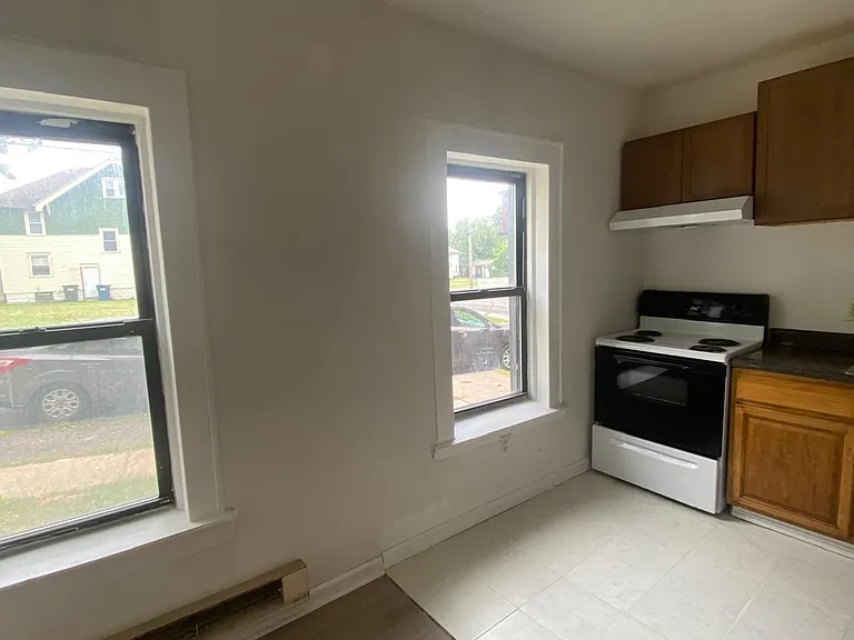 2859 S Salina St — Photo 5