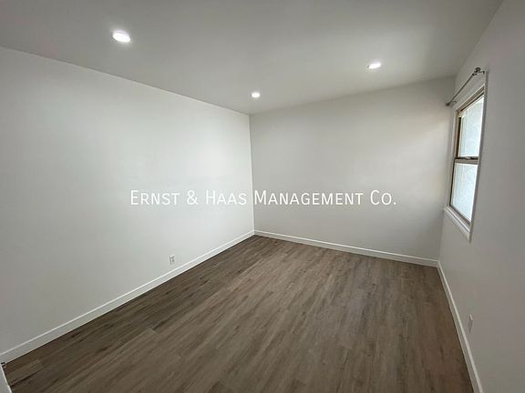 5th image of 4510 N Lakewood Blvd